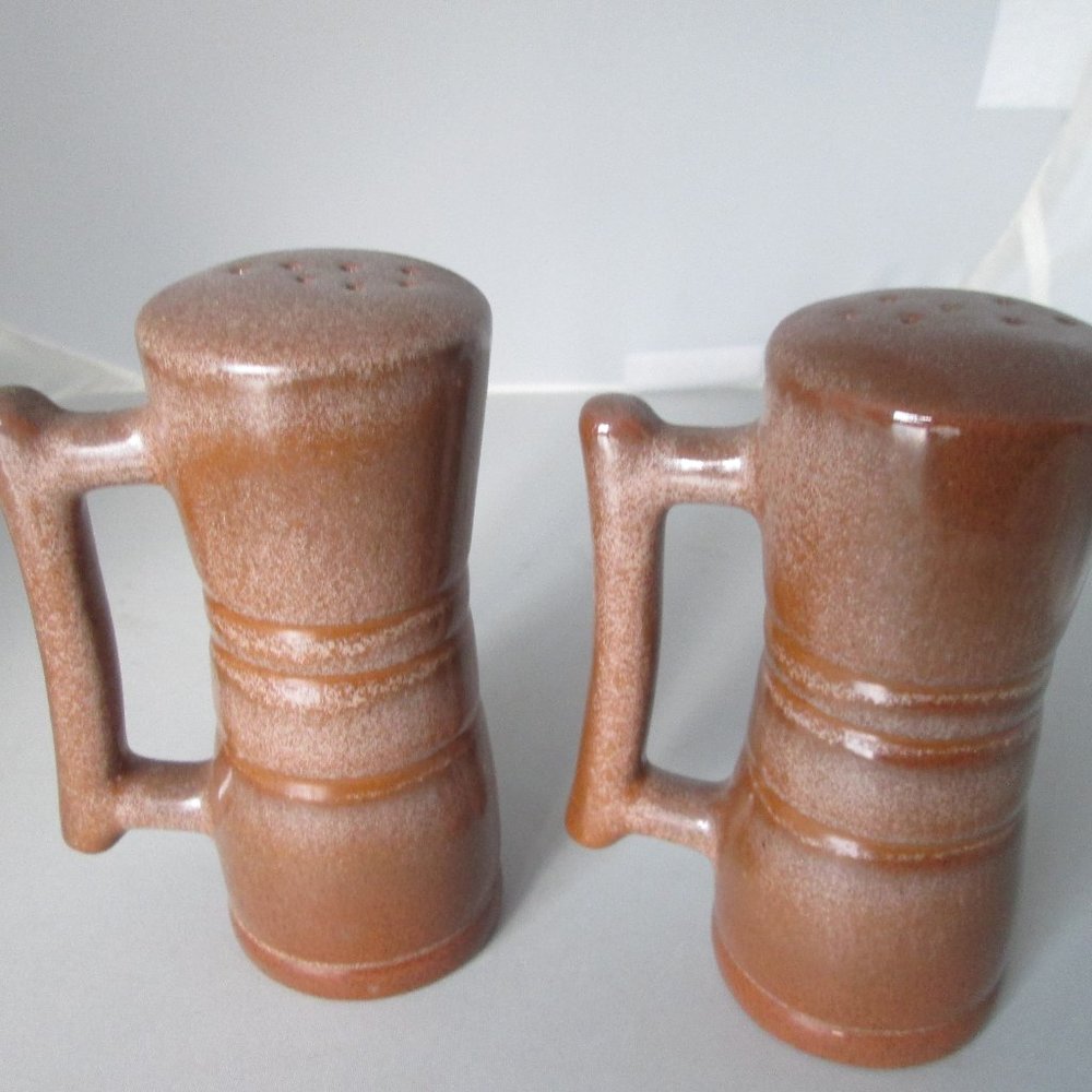 Frankoma pottery salt and pepper shakers brown gift from 1974  Excellent shape